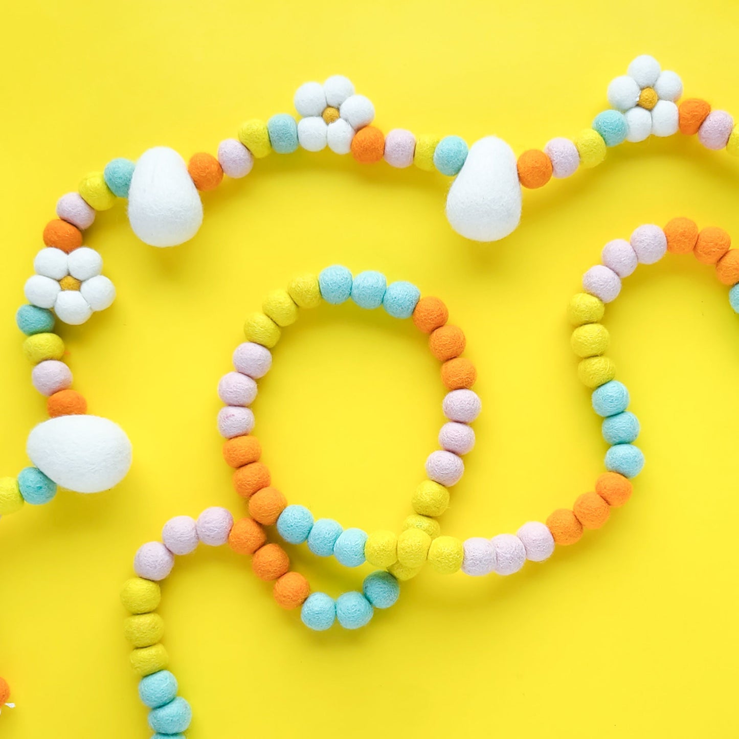 Happy Easter Daisy & Egg Garland - Sunburst