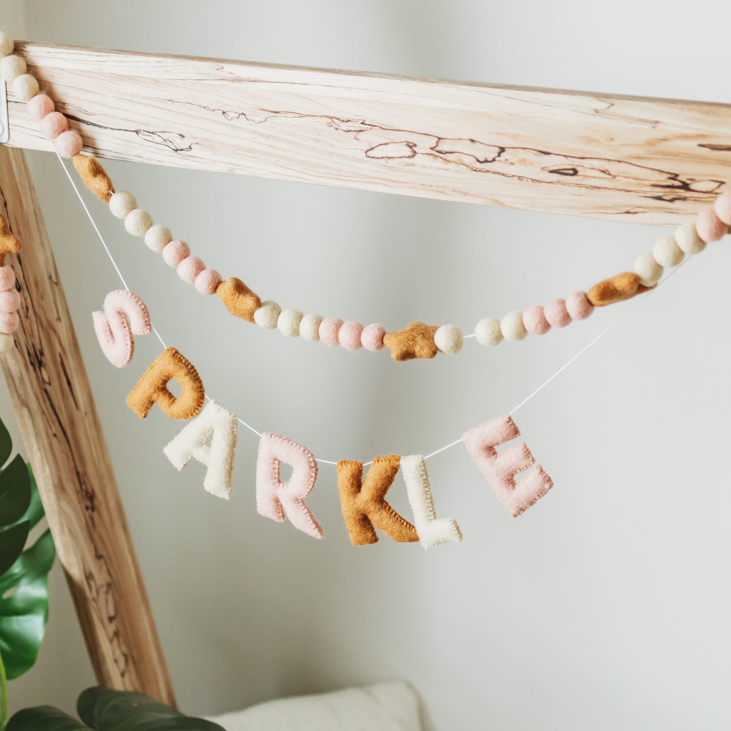Star Ball Garland