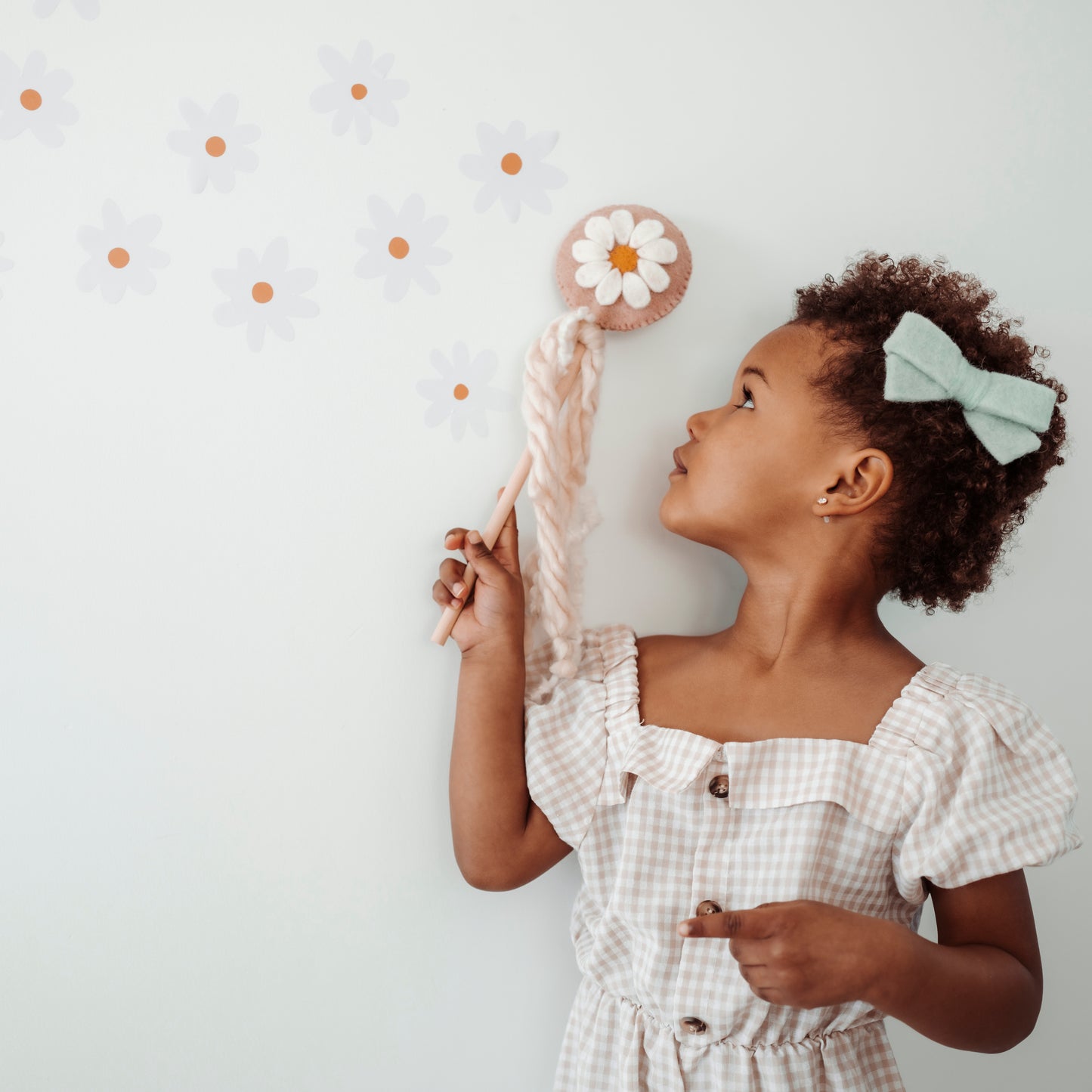 Daisy Flower Felt Wand