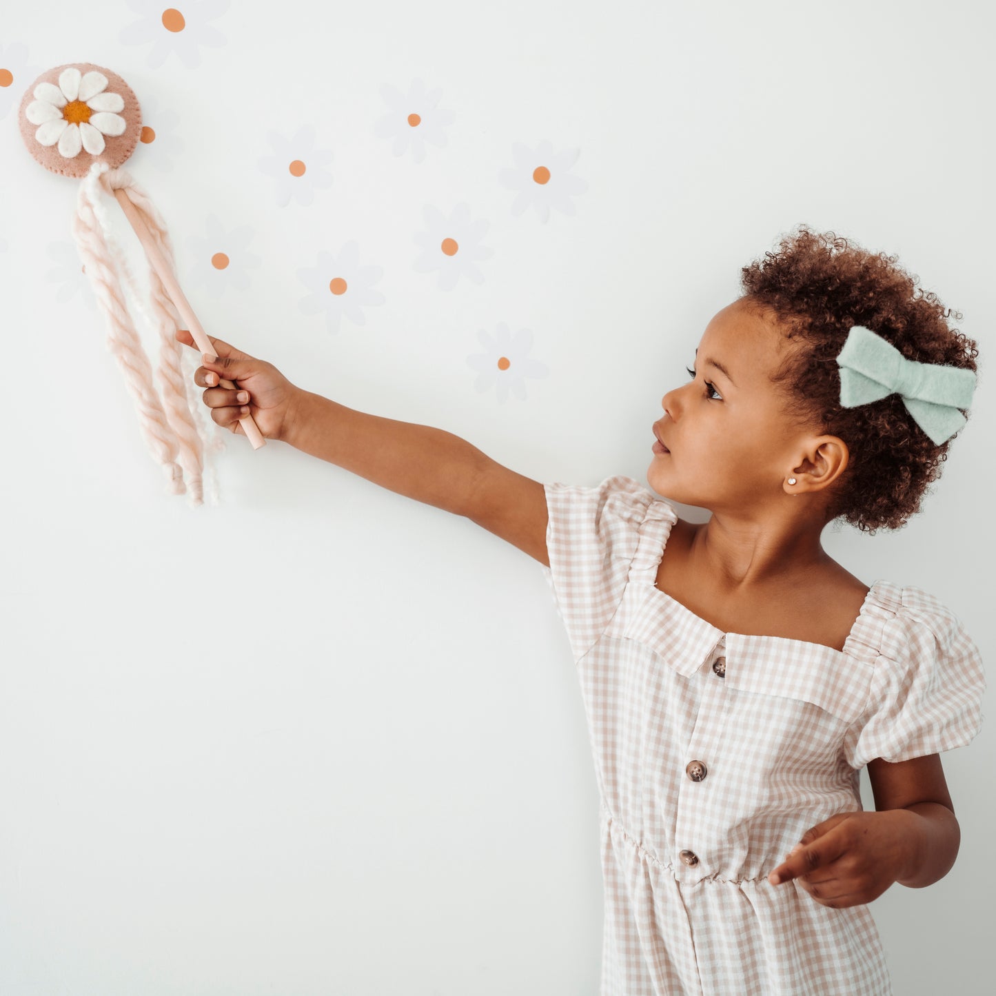 Daisy Flower Felt Wand