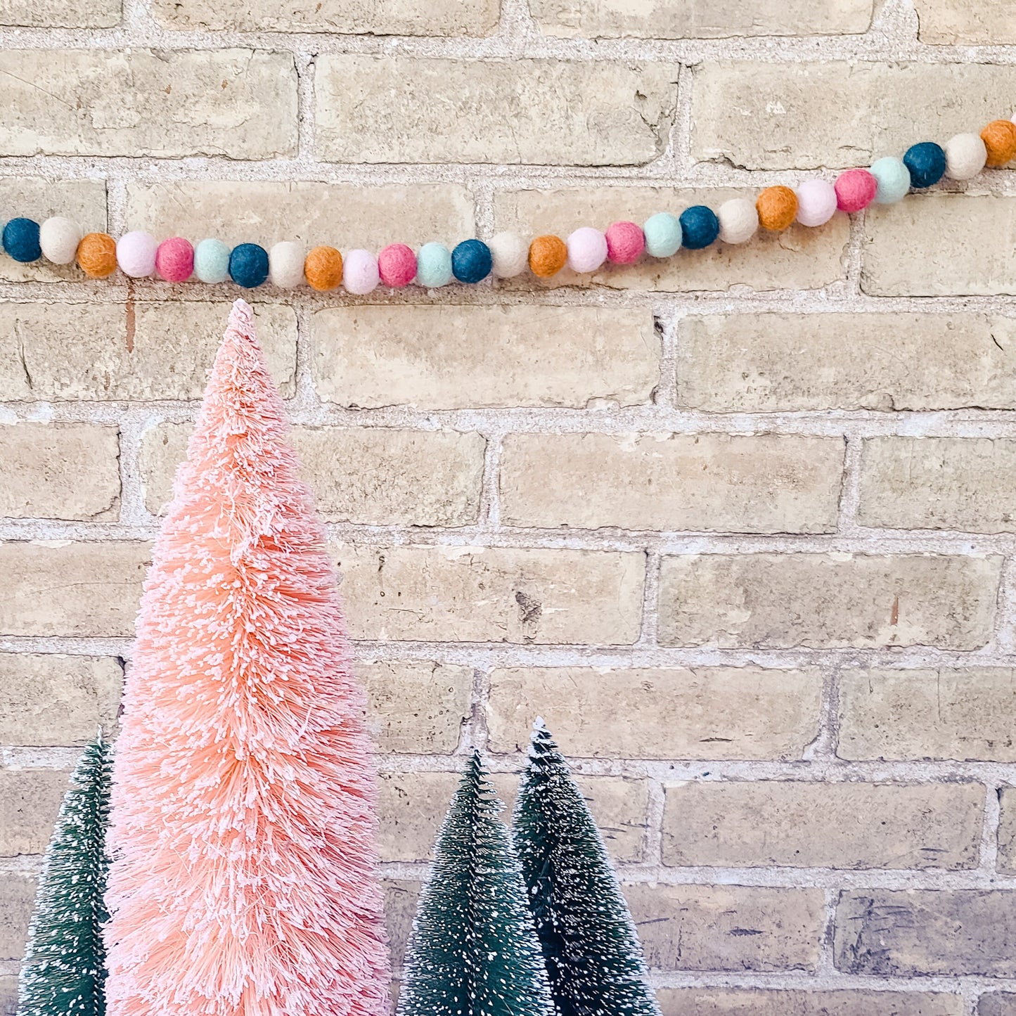 Modern Christmas Felt Pom Poms Garland, Christmas Decorative Garland for Mantle, bunting, Wool Ball Felt Bunting for Home Decor- 6ft length