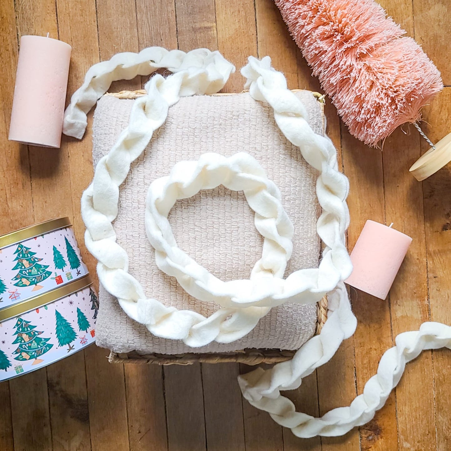 12ft Tree Twist Garland - White