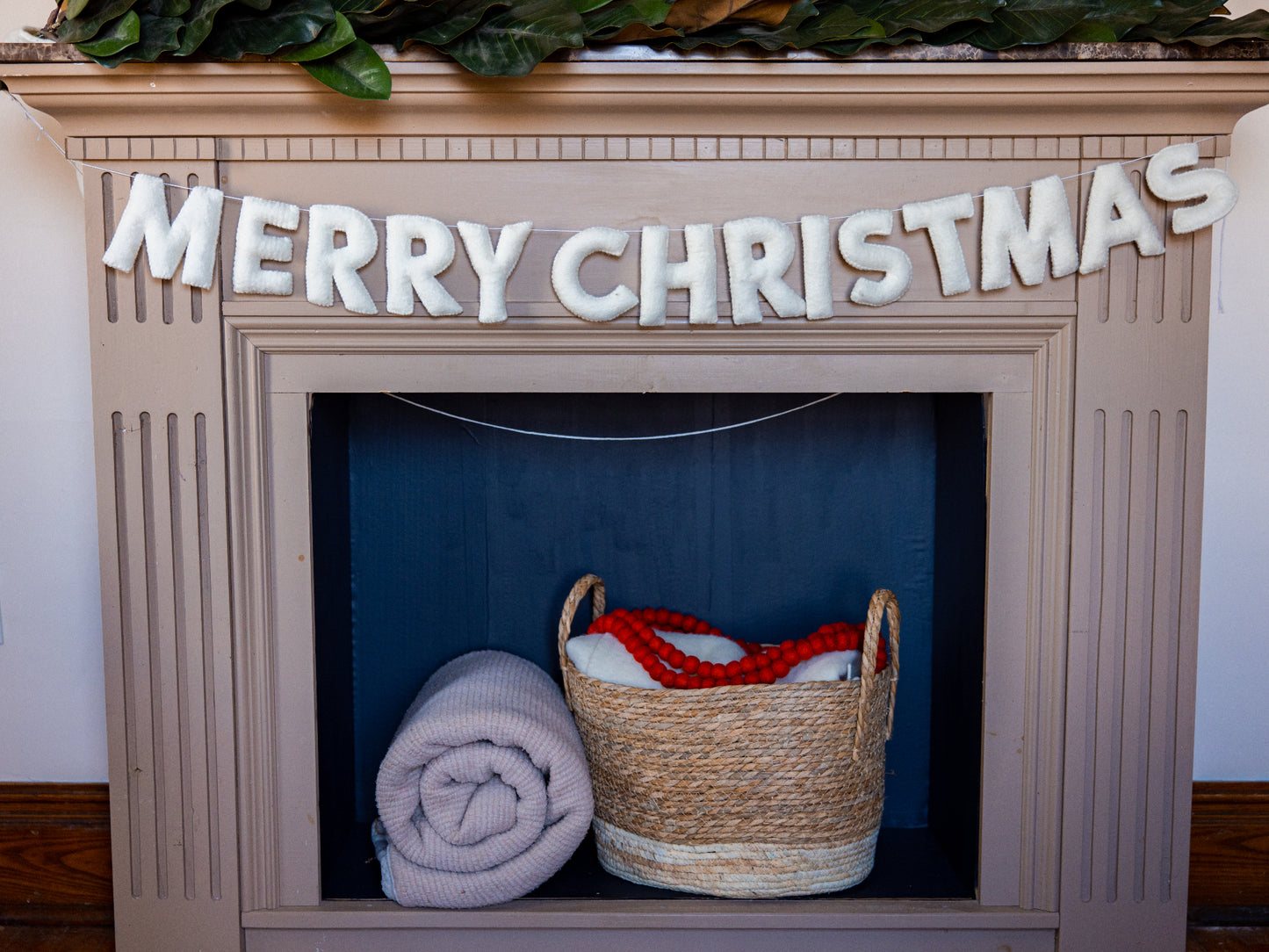 White Merry Christmas Felt Garland