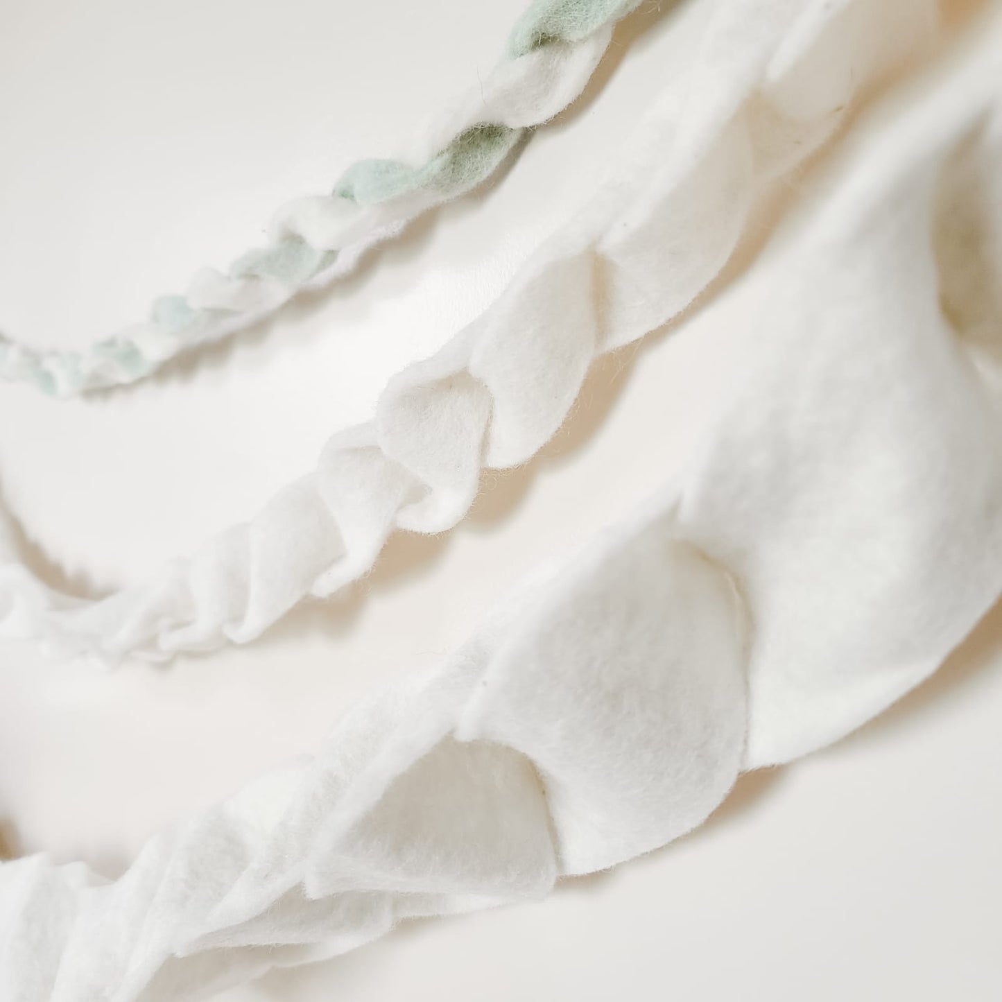 12ft Tree Twist Garland - White